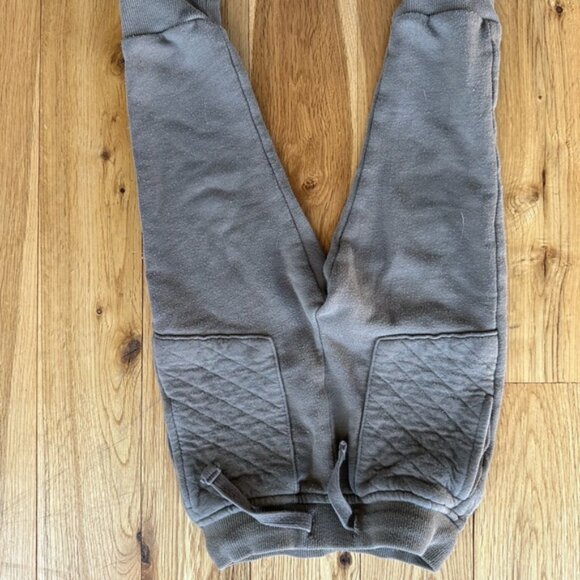 Baby Gap Kids Raglan Polar Bear Tshirt 2T Art Class Tan Joggers Boys Outfit - Picture 7 of 11